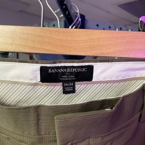 Banana Republic non iron tailored fit dark brown pin striped dress pants!